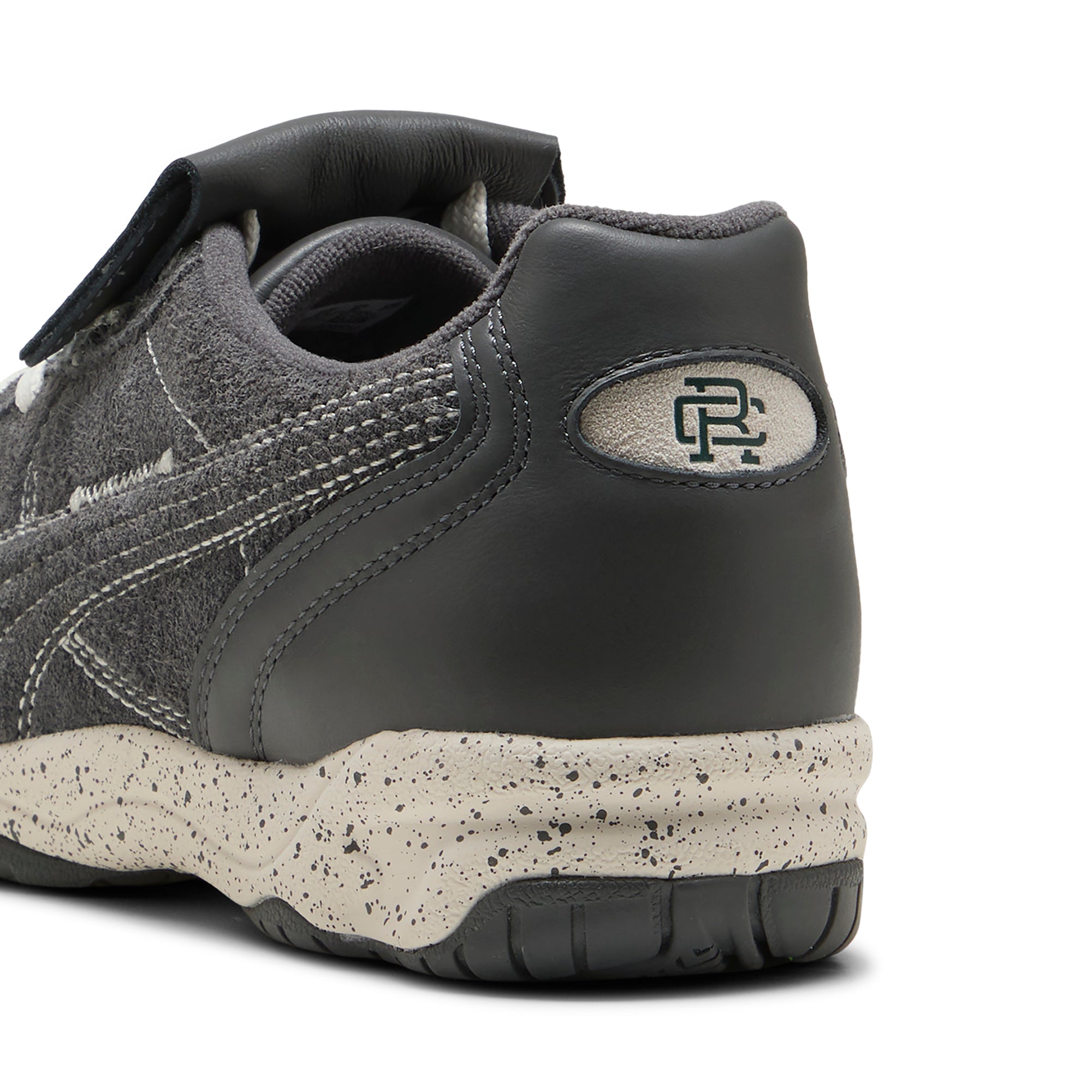 Reigning Champ King Indoor Spikeless Golf Shoes – PUMA Golf